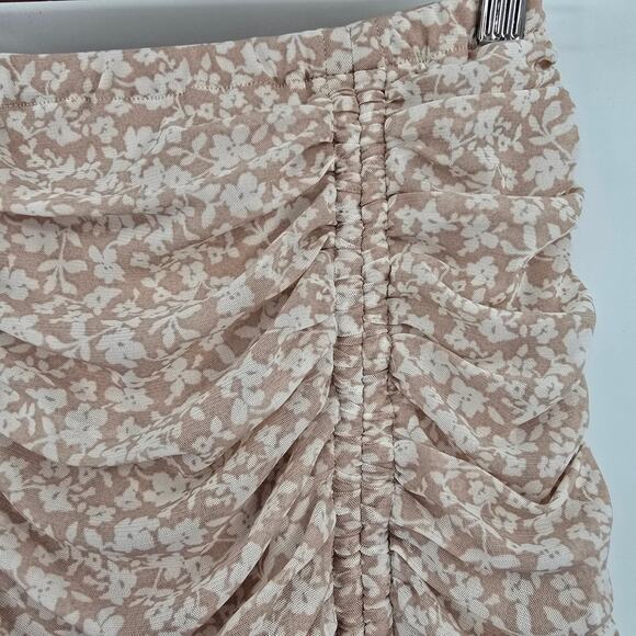 Le Lis Collection Women's Cottage Boho Floral Ruched Cinched Skirt Size Small - Picture 3 of 8